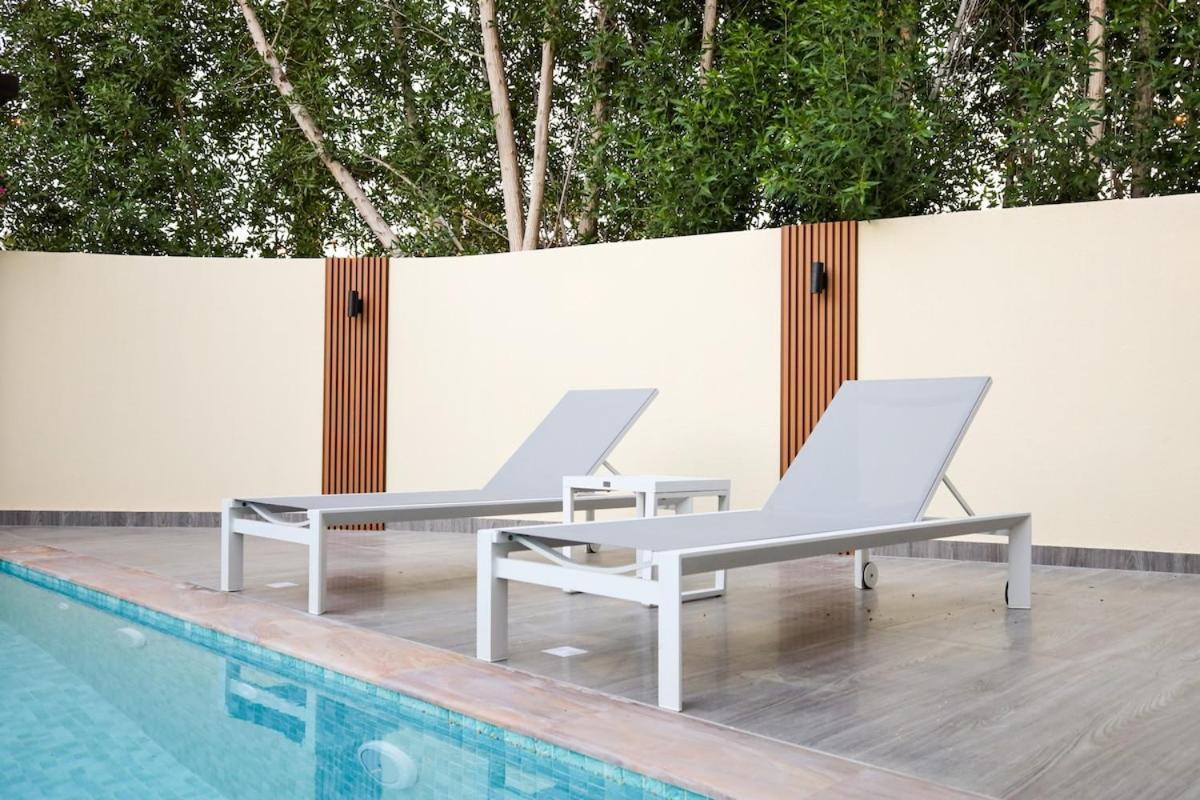 Stunning 4 Bed Villa, Private Pool, Damac Hills Dubai Exterior foto