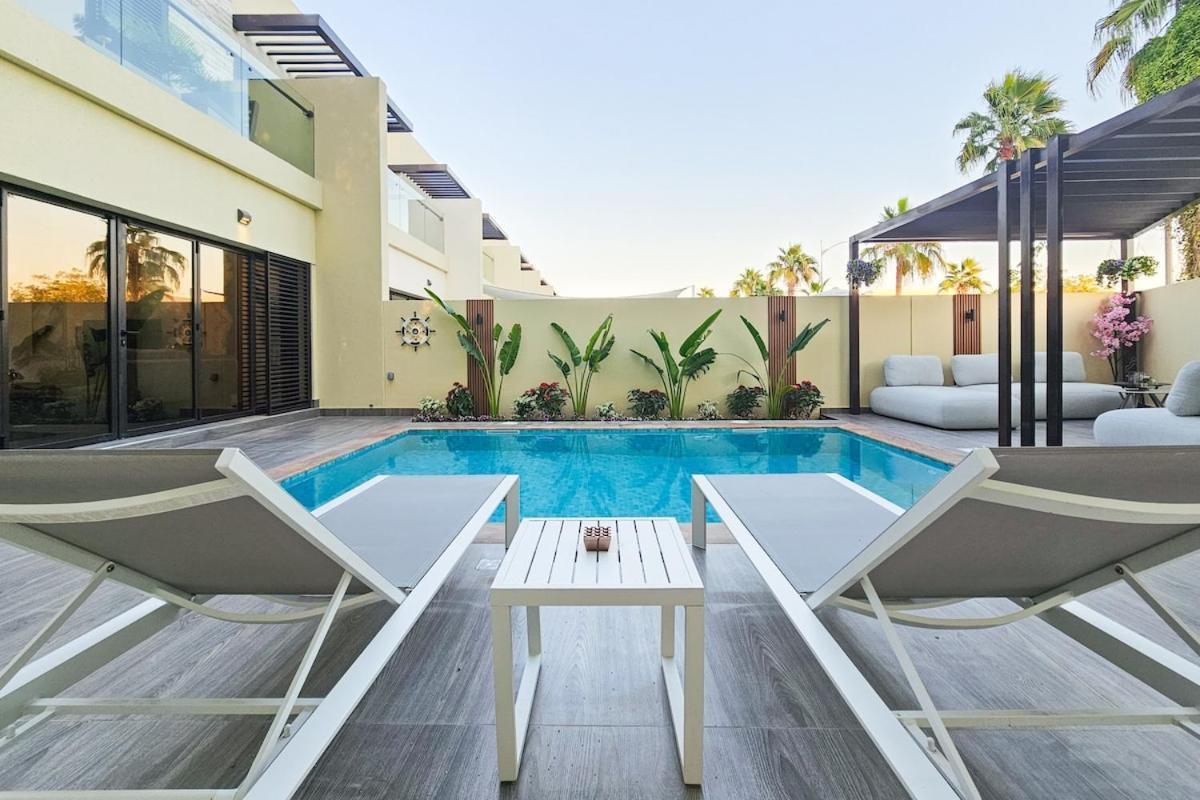 Stunning 4 Bed Villa, Private Pool, Damac Hills Dubai Exterior foto