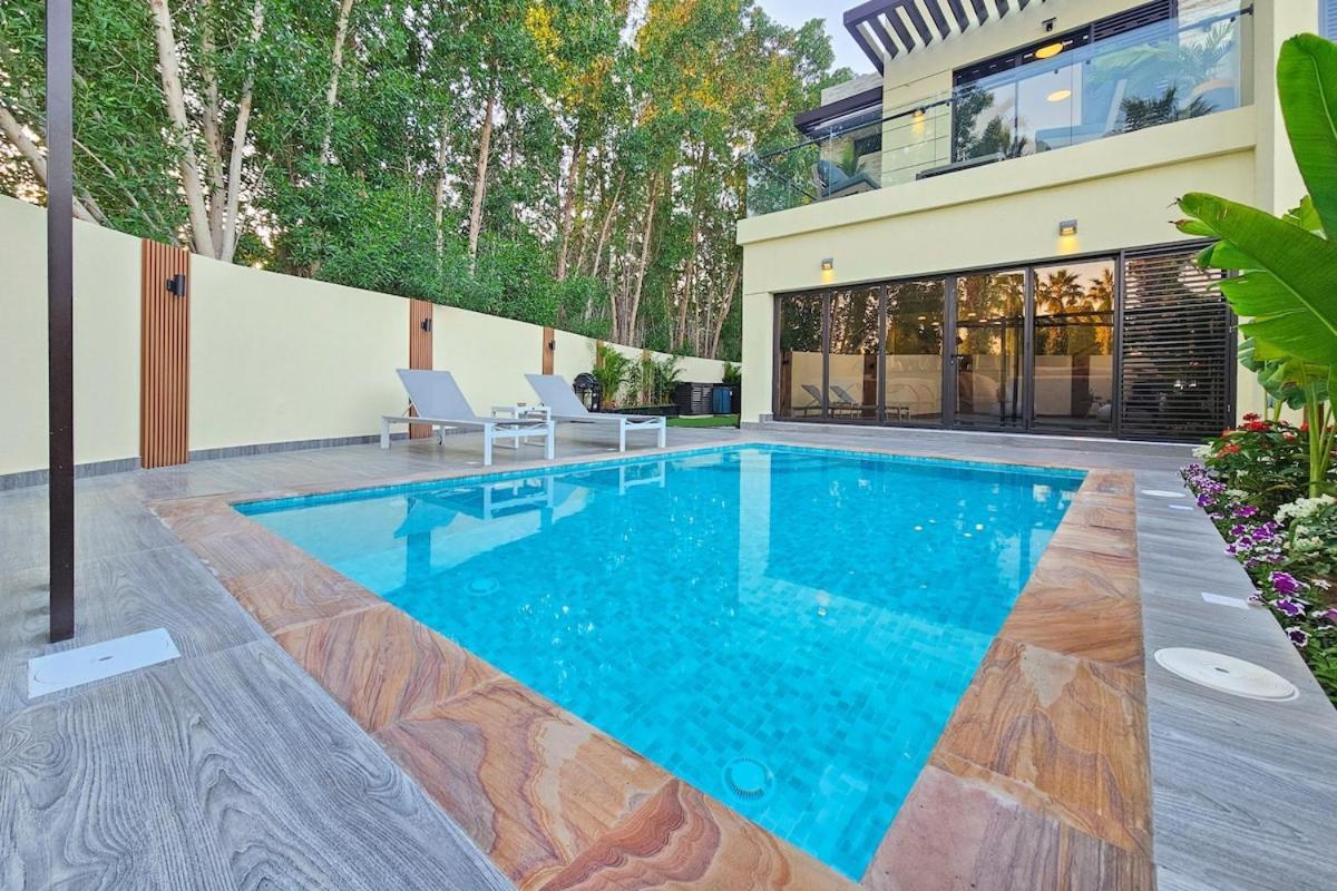 Stunning 4 Bed Villa, Private Pool, Damac Hills Dubai Exterior foto