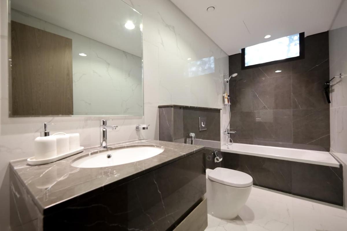 Stunning 4 Bed Villa, Private Pool, Damac Hills Dubai Exterior foto
