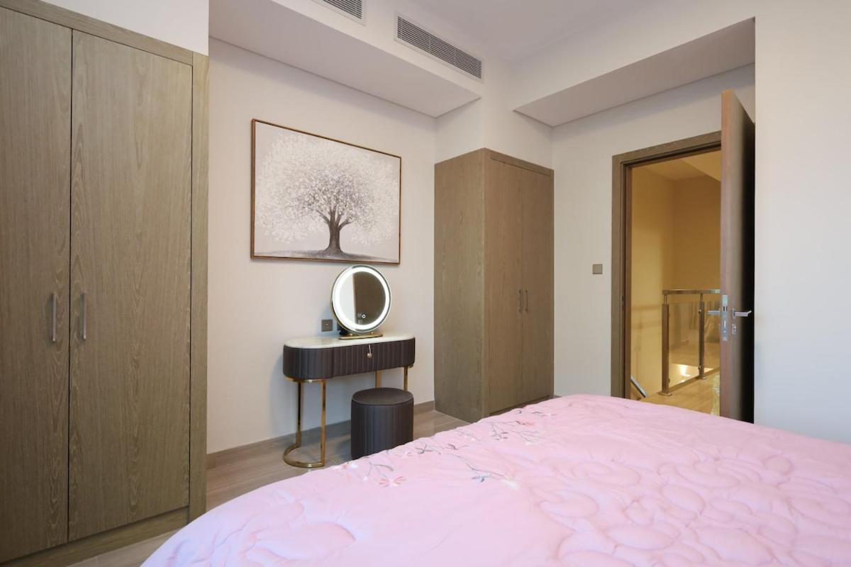 Stunning 4 Bed Villa, Private Pool, Damac Hills Dubai Exterior foto