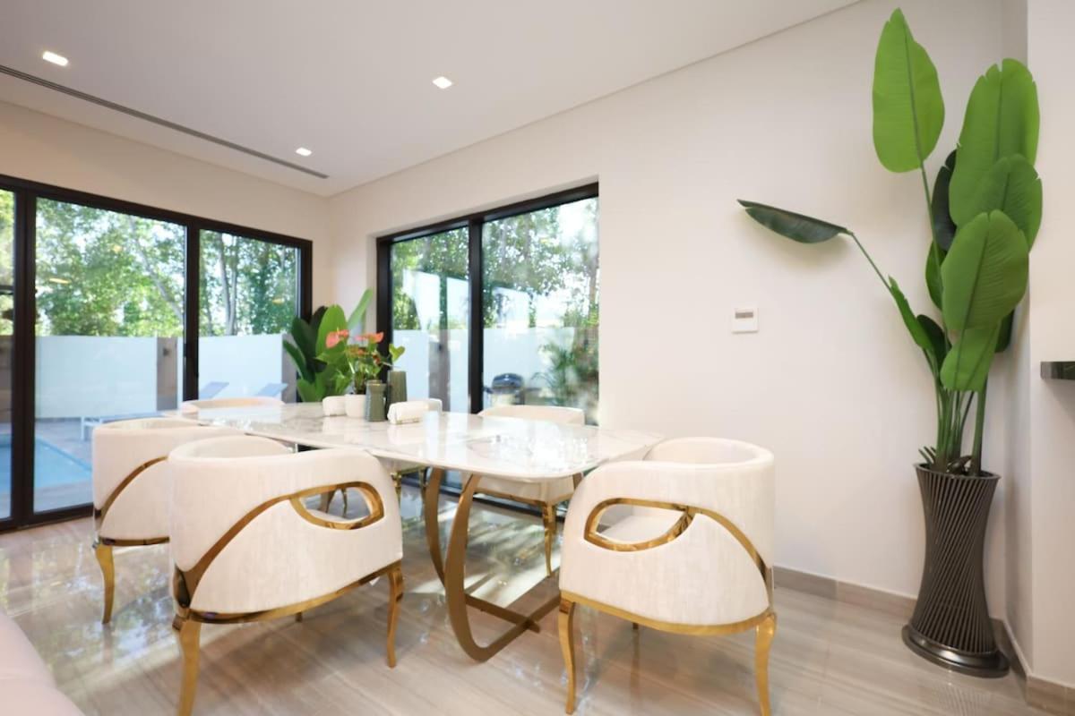 Stunning 4 Bed Villa, Private Pool, Damac Hills Dubai Exterior foto