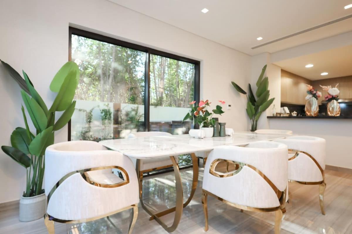 Stunning 4 Bed Villa, Private Pool, Damac Hills Dubai Exterior foto