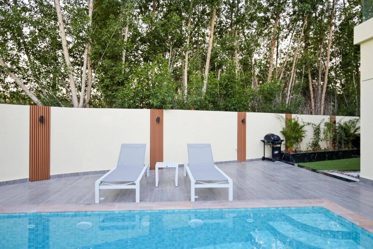 Stunning 4 Bed Villa, Private Pool, Damac Hills Dubai Exterior foto